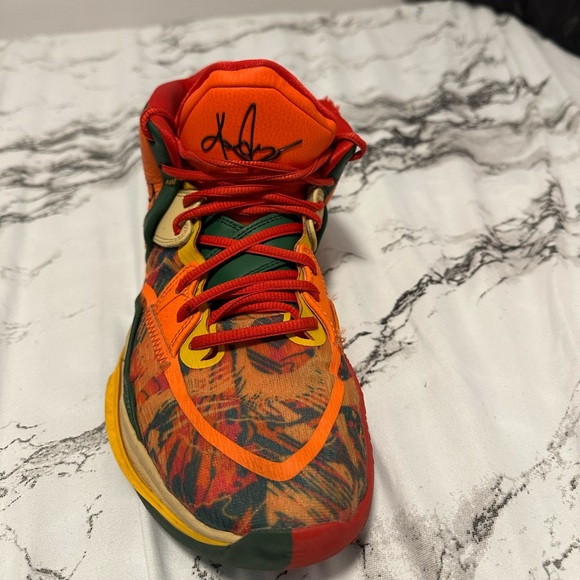 Nike Kyrie Infinity -  1 world 1 people - Picture 4 of 9